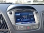 Hyundai ix35 1.6i GDI Go! / NL-Auto / Cruise-Control / Climate-Control / Stoelverwarming V+A / Trekhaak / Getint-Glas / Armsteun-Voor / PDC + Camera-Achter / 17'' LMV / All-Season / ENZ.