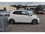 Kia Picanto 1.0 CVVT Design Edition Lederen bekleding/Navigatie/Achteruitrijcamera/Cruise control/Climate control/Inklapbare spiegels/Licht metalen velgen/Led dagrijverlichting