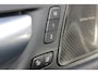 Volvo XC60 2.0 T6 Plug-in hybrid AWD Plus Dark Adaptieve cruise control / Panoramisch schuif-kanteldak / Lederen bekleding / 19" lm velgen / Google infotainment