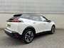 Peugeot e-2008 EV GT Pack 50 kWh | Navigatie | Stoelverwarming | Alcantara interieur | Apple en Android | Two tone lak