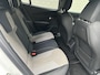 Peugeot e-2008 EV GT Pack 50 kWh | Navigatie | Stoelverwarming | Alcantara interieur | Apple en Android | Two tone lak