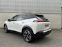 Peugeot e-2008 EV GT Pack 50 kWh | Navigatie | Stoelverwarming | Alcantara interieur | Apple en Android | Two tone lak
