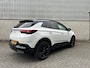 Opel Grandland 130PK Turbo Navigatie via Apple en Android | Camera | AGR stoelen | Stoel en stuurverwarming | Two tone lak