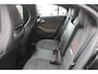 Mercedes-Benz A-klasse 180 AUTOMAAT Navigatie/Stoelverwarming/Keyless/Licht metalen velgen/18 Inch/Parkeersensoren voor achter