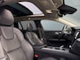 Volvo V60 Cross Country 2.0 B5 AWD Ultimate | Massage | 20'' | Pano | Gelamineerd glas | Pilot Assist |