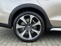 Volvo V60 Cross Country 2.0 B5 AWD Ultimate | Massage | 20'' | Pano | Gelamineerd glas | Pilot Assist |