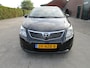 Toyota Avensis Wagon 2.0 VVTi Business leer navi camera mooi