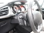 Citroën C3 AUTOMAAT 1.6 VTi Exclusive De meest luxe, Airco, Cruise control, Boordcomputer, Brake Assist System, Panoramische voorruit, Pakrkeersensoren achter, Elektronische remkrachtverdeling, Extra getint glas achter 1e eigenaar,compacte hatchback met Franse flair en verrassend veel comfort. Met zijn soepele 120 pk motor rijdt hij vlot en stil, ideaal voor zowel stad als snelweg. De "Exclusive" uitvoering