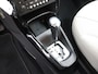 Citroën C3 AUTOMAAT 1.6 VTi Exclusive De meest luxe, Airco, Cruise control, Boordcomputer, Brake Assist System, Panoramische voorruit, Pakrkeersensoren achter, Elektronische remkrachtverdeling, Extra getint glas achter 1e eigenaar,compacte hatchback met Franse flair en verrassend veel comfort. Met zijn soepele 120 pk motor rijdt hij vlot en stil, ideaal voor zowel stad als snelweg. De "Exclusive" uitvoering