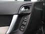 Citroën C3 AUTOMAAT 1.6 VTi Exclusive De meest luxe, Airco, Cruise control, Boordcomputer, Brake Assist System, Panoramische voorruit, Pakrkeersensoren achter, Elektronische remkrachtverdeling, Extra getint glas achter 1e eigenaar,compacte hatchback met Franse flair en verrassend veel comfort. Met zijn soepele 120 pk motor rijdt hij vlot en stil, ideaal voor zowel stad als snelweg. De "Exclusive" uitvoering