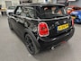 MINI Cooper 1.5 Pepper-100 KW NL-auto met navigatie en climat control