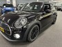 MINI Cooper 1.5 Pepper-100 KW NL-auto met navigatie en climat control