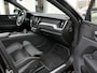 Volvo XC60 2.0 Recharge T8 AWD R-Design | Luchtvering | Black optic | Panoramadak | Head-up display | Harman Kardon | Full LED | Stuur-/Stoelverwarming V+A | Dodehoek detectie | Apple-/Android Carplay