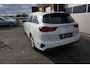 Kia Ceed Sportswagon 1.0 T-GDI DYNAMICLINE DEALER ONDERHOUDEN CAMERA STOEL+STUURVERWARMING ANDROID/APPLECARPLAY(NAVI) ECC AIRCO CRUISECONTROL RIJSTROOKSENSOR BLUETOOTH PRIVACYGLAS ENZ...