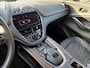 Aston Martin DBX BWJ 2022 4.0 V8 551 PK UITGEBREIDE FABRIEKSGARANTIE / SATIJN ZWART / SPORT UITLAAT / ZWART ALUMINIUM / /SPECIALE BEKLEDING EN STIKSELS / LOGO IN HOOFDSTEUNEN / STOELVENTILATIE /