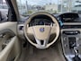 Volvo XC70 2.4 D5 Nordic+ / Automaat / NL-Auto / Vol-Leder / Dealer-Onderhouden / 1e-Eigenaar / Standkachel / Stoelverwarming / Trekhaak / Adaptieve Cruise-Control / Climate-Control / Dodehoek-Detectie / Elektr.-Achterklep / Armsteun V+A / Radio-Bluetooth / Navi / PDC V+A / 17'' LMV / All-Season / ENZ.