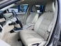 Volvo XC70 2.4 D5 Nordic+ / Automaat / NL-Auto / Vol-Leder / Dealer-Onderhouden / 1e-Eigenaar / Standkachel / Stoelverwarming / Trekhaak / Adaptieve Cruise-Control / Climate-Control / Dodehoek-Detectie / Elektr.-Achterklep / Armsteun V+A / Radio-Bluetooth / Navi / PDC V+A / 17'' LMV / All-Season / ENZ.