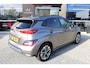 Hyundai Kona Electric EV Premium 64 kWh | 3 Fase | Lederen bekleding | Parkeersensoren voor en achter | Stoelverwarming en stoelventilatie |