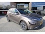 Hyundai Kona Electric EV Premium 64 kWh | 3 Fase | Lederen bekleding | Parkeersensoren voor en achter | Stoelverwarming en stoelventilatie |