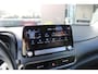 Hyundai Kona Electric EV Premium 64 kWh | 3 Fase | Lederen bekleding | Parkeersensoren voor en achter | Stoelverwarming en stoelventilatie |