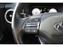 Hyundai Kona Electric EV Premium 64 kWh | 3 Fase | Lederen bekleding | Parkeersensoren voor en achter | Stoelverwarming en stoelventilatie |