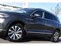 Volkswagen Touareg 3.0 TDI V6 Grijs Kenteken Bpm Vrij Adaptieve Cruise, Camera, Carplay, LED, 3500kg Trekhaak, Stoelverwarming, Automaat, Multimedia, 232pk, BOM VOL