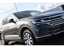 Volkswagen Touareg 3.0 TDI V6 Grijs Kenteken Bpm Vrij Adaptieve Cruise, Camera, Carplay, LED, 3500kg Trekhaak, Stoelverwarming, Automaat, Multimedia, 232pk, BOM VOL
