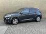 Hyundai Kona Electric EV Premium 64 kWh | 3 fase | 96% SOH | Leder | Schuif/kanteldak | Navigatie | Adaptieve cruise | Lane assist | Apple CarPlay | Stoelverwarming&koeling | Achterbankverwarming | Camera | PDC voor+achter | Head up display | Volledig onderhouden