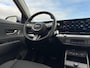Hyundai Kona Electric Premium 65.4 kWh | Elektrische stoelen | Stoelgeheugen | Stoel/stuurverwarming | Stoelverkoeling | 2e zit-rij stoelverwarming | Lederen bekleding | 360* camera | Adaptive cruisecontrol | Active lane-keeping |