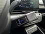 Hyundai Kona Electric Premium 65.4 kWh | Elektrische stoelen | Stoelgeheugen | Stoel/stuurverwarming | Stoelverkoeling | 2e zit-rij stoelverwarming | Lederen bekleding | 360* camera | Adaptive cruisecontrol | Active lane-keeping |