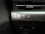 Hyundai Kona Electric Premium 65.4 kWh | Elektrische stoelen | Stoelgeheugen | Stoel/stuurverwarming | Stoelverkoeling | 2e zit-rij stoelverwarming | Lederen bekleding | 360* camera | Adaptive cruisecontrol | Active lane-keeping |