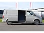 Volkswagen Transporter 2.0 TDI L2H1 PB Edition Camera, Cruise, Carplay, Leder, 150pk, Automaat, Multimedia, laadruimte pakket, Uniek!