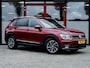 Volkswagen Tiguan 1.5 TSI ACT Comfortline | Schuif/ Kantel Pano Dak | Stoelverwarming | Navigatie | Adaptieve Cruise Control | Climate Control | Privacy Glas | Parkeersensoren | Metallic Lak | 17'' Lichtmetalen Velgen | All Season Banden |