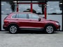 Volkswagen Tiguan 1.5 TSI ACT Comfortline | Schuif/ Kantel Pano Dak | Stoelverwarming | Navigatie | Adaptieve Cruise Control | Climate Control | Privacy Glas | Parkeersensoren | Metallic Lak | 17'' Lichtmetalen Velgen | All Season Banden |