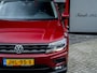 Volkswagen Tiguan 1.5 TSI ACT Comfortline | Schuif/ Kantel Pano Dak | Stoelverwarming | Navigatie | Adaptieve Cruise Control | Climate Control | Privacy Glas | Parkeersensoren | Metallic Lak | 17'' Lichtmetalen Velgen | All Season Banden |