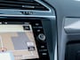 Volkswagen Tiguan 1.5 TSI ACT Comfortline | Schuif/ Kantel Pano Dak | Stoelverwarming | Navigatie | Adaptieve Cruise Control | Climate Control | Privacy Glas | Parkeersensoren | Metallic Lak | 17'' Lichtmetalen Velgen | All Season Banden |