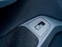 Volkswagen Tiguan 1.5 TSI ACT Comfortline | Schuif/ Kantel Pano Dak | Stoelverwarming | Navigatie | Adaptieve Cruise Control | Climate Control | Privacy Glas | Parkeersensoren | Metallic Lak | 17'' Lichtmetalen Velgen | All Season Banden |