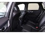 Volvo XC60 T8 Recharge AWD Ultra Black Edition - LONG RANGE - Luchtvering - Panorama/schuifdak - IntelliSafe Assist & Surround - 360º Camera - Adaptieve LED koplampen - Verwarmde voorstoelen & stuur - Parkeersensoren voor & achter - Elektr. bedienb. voorstoelen met geheugen - Draadloze tel. lader - Extra getint glas - 21' LMV