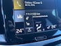 Volvo V60 2.0 B3 Business Pro | Adaptieve cruise control | Trekhaak | Stoel/stuur verwarming | Parkeer camera |