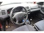 Mazda 323 1.5i F GX Indigo Airco, Elektrische ramen, Lichtmetalen wielen, Radio cd speler
