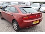 Mazda 323 1.5i F GX Indigo Airco, Elektrische ramen, Lichtmetalen wielen, Radio cd speler