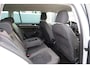 Volkswagen Golf Variant 1.5 TSI 96kw 130pk Highline , Adaptive cruise ,Virtual cockpit,Navi, Trekhaak(afneembaar), Stoelverwarming, Alcantara, 17"Lichtmetalen velgen, DAB+ radio , Carplay , PDC, Camera, etc. Onderhoudshistorie volledig & bekend.