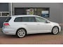 Volkswagen Golf Variant 1.5 TSI 96kw 130pk Highline , Adaptive cruise ,Virtual cockpit,Navi, Trekhaak(afneembaar), Stoelverwarming, Alcantara, 17"Lichtmetalen velgen, DAB+ radio , Carplay , PDC, Camera, etc. Onderhoudshistorie volledig & bekend.