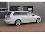 Volkswagen Golf Variant 1.5 TSI 96kw 130pk Highline , Adaptive cruise ,Virtual cockpit,Navi, Trekhaak(afneembaar), Stoelverwarming, Alcantara, 17"Lichtmetalen velgen, DAB+ radio , Carplay , PDC, Camera, etc. Onderhoudshistorie volledig & bekend.