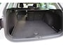 Volkswagen Golf Variant 1.5 TSI 96kw 130pk Highline , Adaptive cruise ,Virtual cockpit,Navi, Trekhaak(afneembaar), Stoelverwarming, Alcantara, 17"Lichtmetalen velgen, DAB+ radio , Carplay , PDC, Camera, etc. Onderhoudshistorie volledig & bekend.