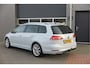 Volkswagen Golf Variant 1.5 TSI 96kw 130pk Highline , Adaptive cruise ,Virtual cockpit,Navi, Trekhaak(afneembaar), Stoelverwarming, Alcantara, 17"Lichtmetalen velgen, DAB+ radio , Carplay , PDC, Camera, etc. Onderhoudshistorie volledig & bekend.