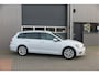 Volkswagen Golf Variant 1.5 TSI 96kw 130pk Highline , Adaptive cruise ,Virtual cockpit,Navi, Trekhaak(afneembaar), Stoelverwarming, Alcantara, 17"Lichtmetalen velgen, DAB+ radio , Carplay , PDC, Camera, etc. Onderhoudshistorie volledig & bekend.