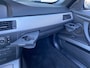 BMW 3-Serie Cabrio 320i High Executive AUTOMAAT, Leer, Navi, Clima, CC, PDC v/a, LM, – Inruil Mogelijk –