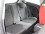Ford Fiesta 1.0 EcoBoost Black Edition Airco, Bluetooth, Boordcomputer, Hill hold fucntie, Parkeersensoren achter, Cruise Control, Spraakbediening, Start/stop systeem, Elektronisch Stabiliteits Programma, Elektronische remkrachtve opvallend sportieve hatchback met een zwarte, stoere uitstraling en rode accenten die meteen in het oog springen. Onder de motorkap ligt de bekroonde 1.0 EcoBoost motor, die verrassend kracht