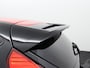 Ford Fiesta 1.0 EcoBoost Black Edition Airco, Bluetooth, Boordcomputer, Hill hold fucntie, Parkeersensoren achter, Cruise Control, Spraakbediening, Start/stop systeem, Elektronisch Stabiliteits Programma, Elektronische remkrachtve opvallend sportieve hatchback met een zwarte, stoere uitstraling en rode accenten die meteen in het oog springen. Onder de motorkap ligt de bekroonde 1.0 EcoBoost motor, die verrassend kracht